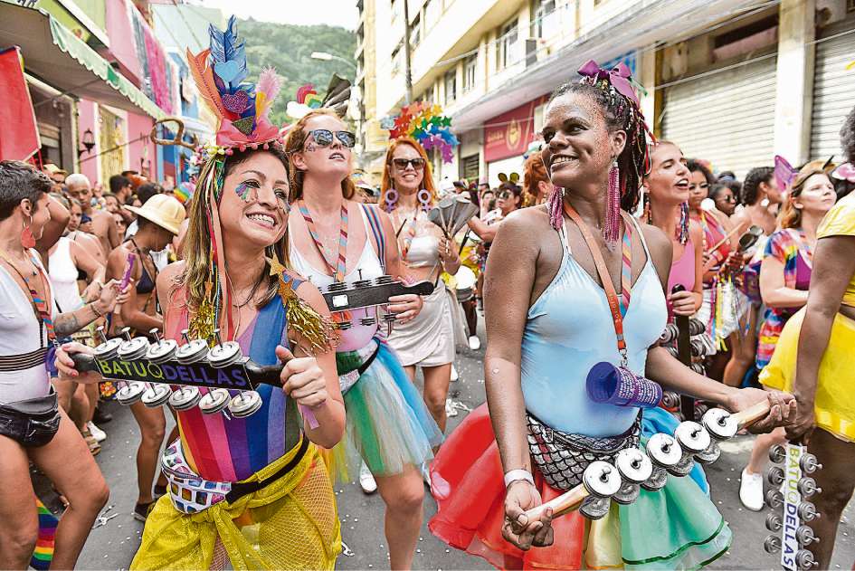 Carnaval de São Paulo 2025: Guia Completo para Mulheres pipizito - faça xixi em pé