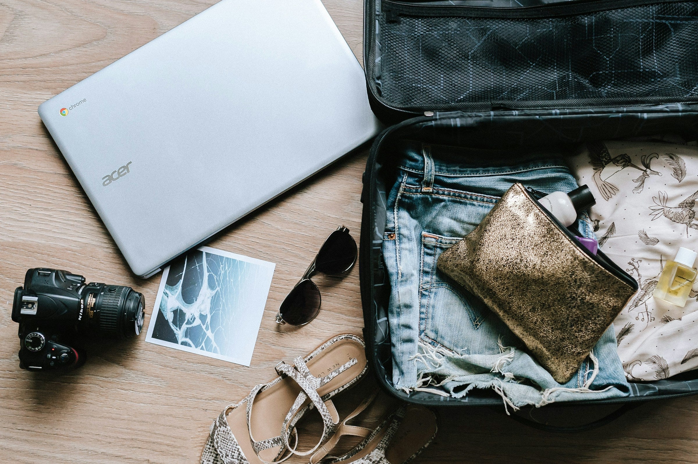 Os 5 Melhores Itens para Mulheres Levarem em Viagens de Fim de Ano