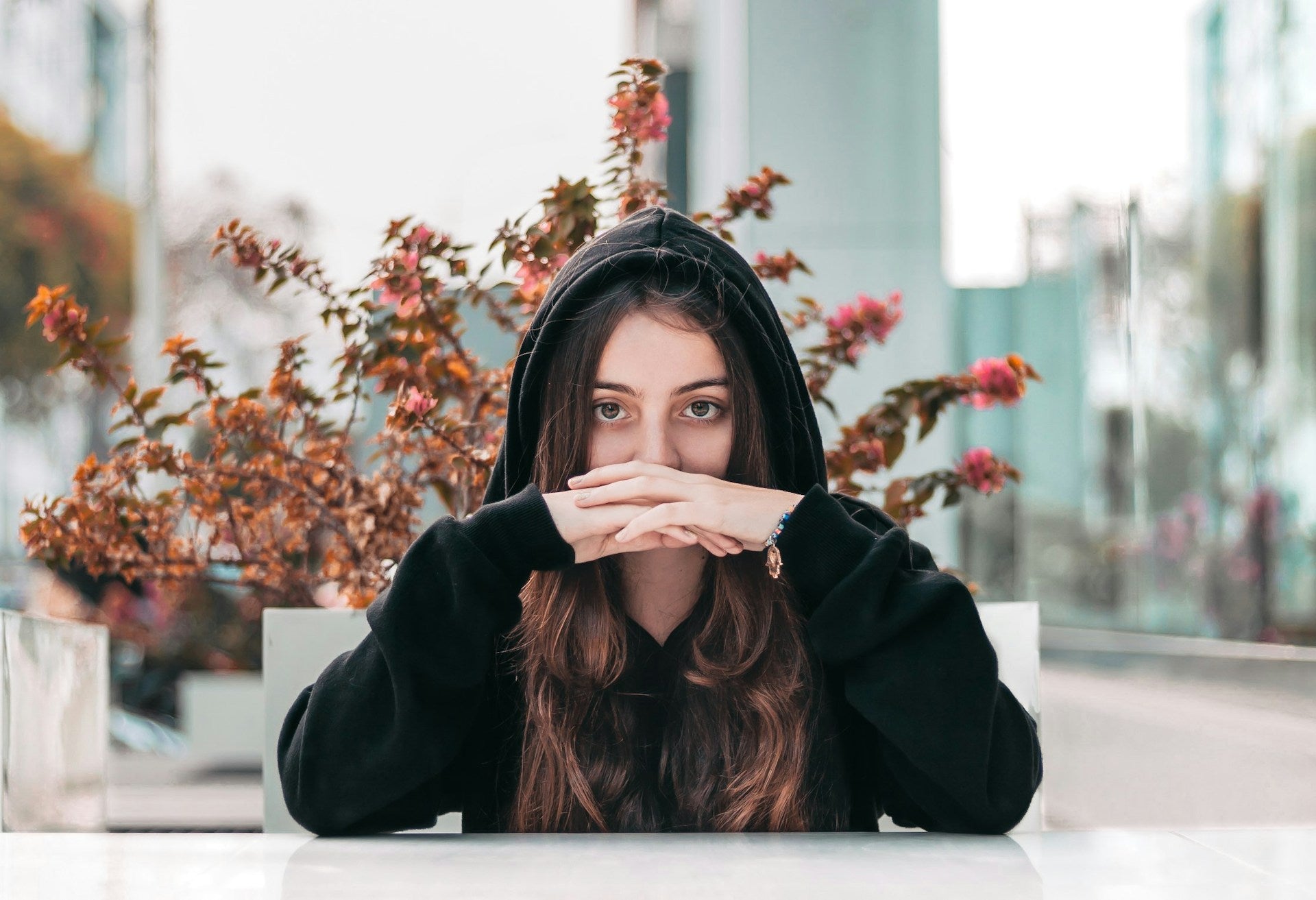 Desvendando Mitos e Verdades sobre o Urinol Feminino: Fazer Xixi em Pé é Seguro?